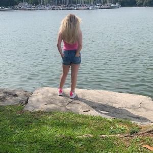 Meet your Posher, Leah